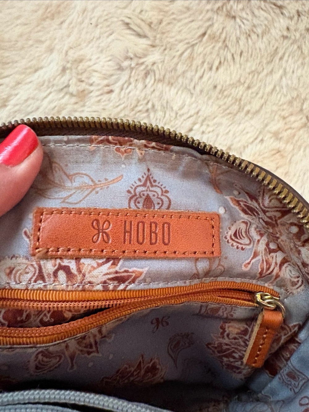 HOBO small brown leather crossbody purse - Picture 4 of 14